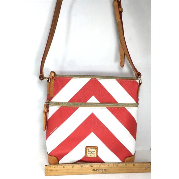 Dooney & Bourke Red and White Chevron Striped Leather Crossbody Shoulder Bag - Picture 6 of 12